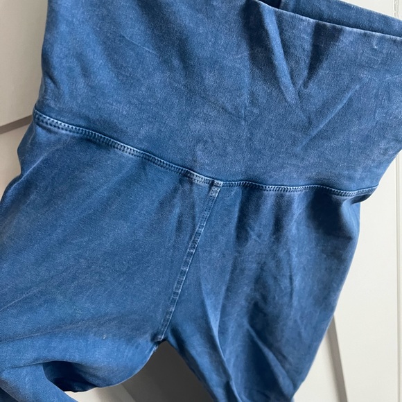 T Party Flare Yoga pants New without tags - Picture 4 of 10